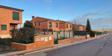 Intoxicado un joven de 29 años por inhalación de humo en su vivienda en Peñasolana