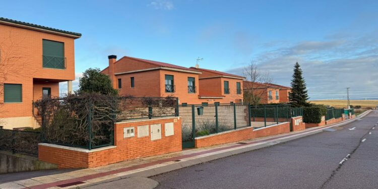 Intoxicado un joven de 29 años por inhalación de humo en su vivienda en Peñasolana