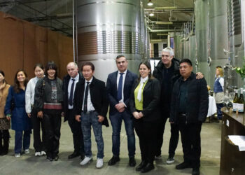 China pone sus ojos en la cultura, las tradiciones, la naturaleza, la gastronomía y el vino de San Esteban de la Sierra