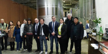 China pone sus ojos en la cultura, las tradiciones, la naturaleza, la gastronomía y el vino de San Esteban de la Sierra