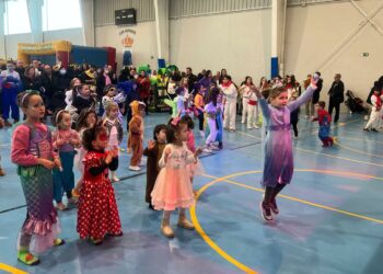 Animada fiesta de disfraces para celebrar el Carnaval en Aldeatejada