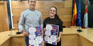 Tamborrada, pasacalles, entierro de la sardina, talleres y chocolate con churros solidario completan el Carnaval de Carbajosa