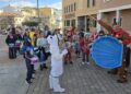La tamborrada marca el ritmo del inicio del Carnaval en Carbajosa