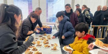 Los vecinos de Castellanos degustan los 60 kilos de chichas de la matanza