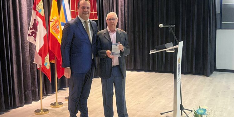 Luis Mateos emociona a Santa Marta con sus recuerdos en el pregón de las fiestas de San Blas