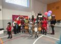 Niños y mayores lucen sus disfraces en el concurso de Carnaval de Villares