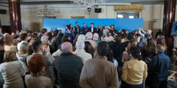 El Partido Popular gana las elecciones mejorando sus resultados y obteniendo 33 procuradores, 2 más que en 2022