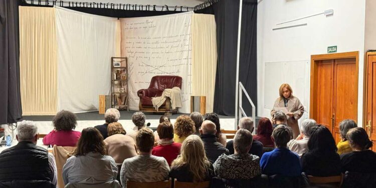 La obra ‘Sin coto a mi libertad’ representa el valor de la mujer en la figura de Carmen Martín Gaite