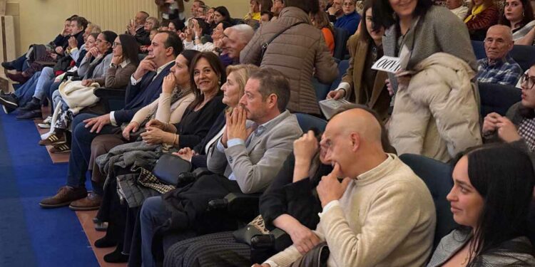 Éxito de la X Gala Benéfica de la Asociación El Rocío a favor de la Asociación de Enfermedades Raras de Castilla y León