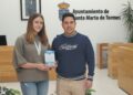 Santa Marta homenajea a Claudia Quintana, subcampeona de gimnasia rítmica de Castilla y León