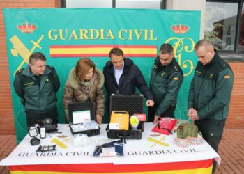 La Guardia Civil incorpora 10 DESA a los vehículos de la provincia para uso pediátrico y de adultos