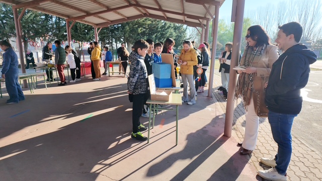 El CEIP Martín Gaite organiza el XI Mercadillo Solidario a favor del proyecto ‘Puente Vida’