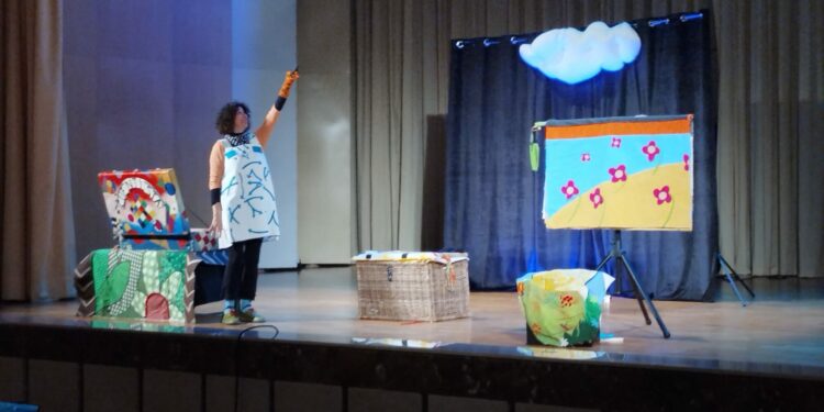 Sesión de teatro para los alumnos de Primaria de los colegios de Santa Marta