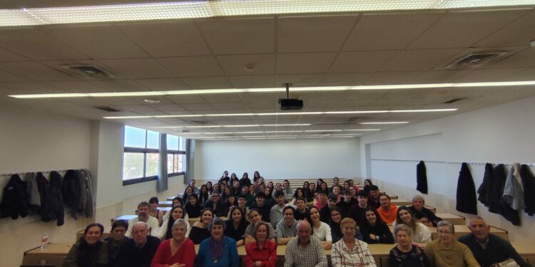 Los mayores de Santa Marta y los alumnos de Criminología de la USAL continúan los avances del proyecto contra la soledad