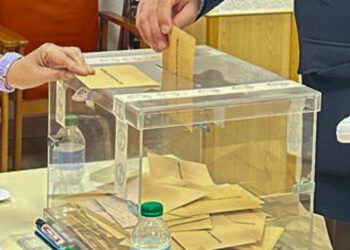 El porcentaje de participación a las 18:00 horas es del 52,7%, un 1,08% mayor que en 2022