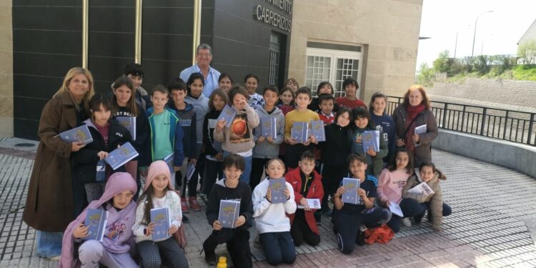 Los escolares de 4º de Primaria de Cabrerizos conocen el Ayuntamiento