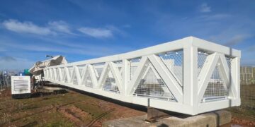 Aplazada la instalación de la pasarela peatonal entre polígonos por la borrasca de la próxima semana