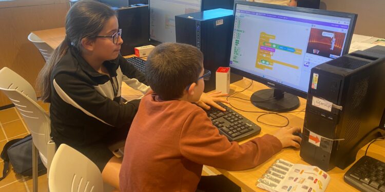 Los niños de Carbajosa aprenden a programar sus propios videojuegos