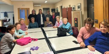 Las mayores de Villamayor rinden homenaje a la mujer ‘Creando Recuerdos’