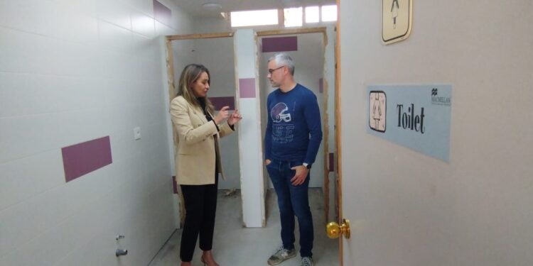 Inversión de 19.574 euros para la renovación integral de uno de los baños del Martín Gaite