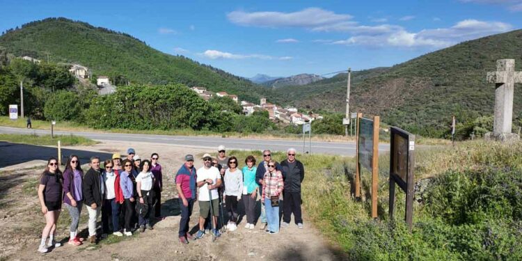 Ruta entre viñedos y cata en la bodega Vínculo Serrano para comenzar las actividades de la jornada de la Feria de Enoturismo