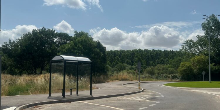 El autobús metropolitano empezará a dar servicio en la parada de Las Dunas a partir del 4 de mayo