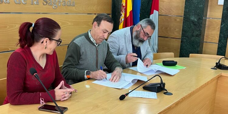 Carbajosa ratifica su compromiso con Cruz Roja y abre un Punto de Atención al ciudadano