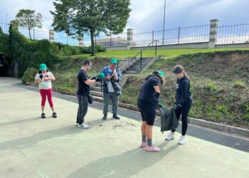 Jornada de voluntariado ambiental para retirar los residuos de la Vía Verde de Carbajosa