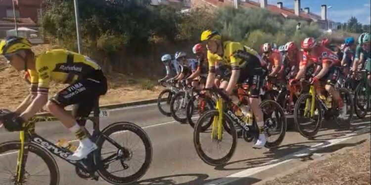 Castellanos y Villares, salida y meta de la primera jornada de la Vuelta Ciclista a Salamanca Féminas