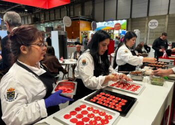 La Escuela de Hostelería de Santa Marta brilla en el Salón Gourmets con un menú que ensalza los productos salmantinos