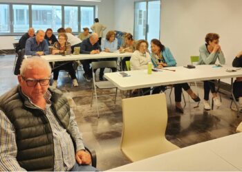 Los mayores de Santa Marta inician su formación en nuevas tecnologías para manejar las herramientas digitales