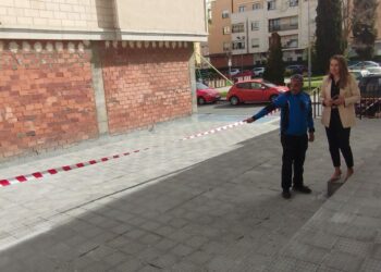 Santa Marta finaliza la renovación de aceras en Conde de Barcelona para acabar con las filtraciones en los garajes