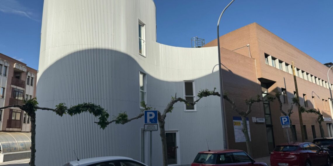 La ampliación del Centro de Salud de Santa Marta está terminada y empezará a dar servicio a partir de verano