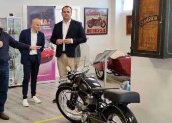 El programa ‘Dinamiza Joven’ enseñará a los jóvenes salmantinos el Museo de la Moto y la Ruta de los Murales de Santa Marta