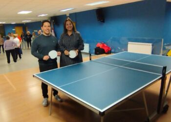 Santa Marta amplía la oferta deportiva y de ocio para los mayores con tenis de mesa