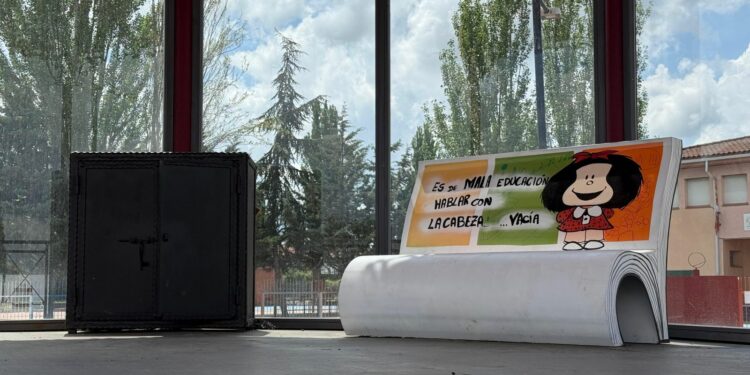 La inauguración del Punto de Lectura convierte a la plaza Tierno Galván en nuevo espacio cultural para celebrar el Día del Libro