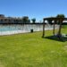 Villares invertirá casi 150.000 euros en retirar el colector del recinto de las piscinas y ampliará el espacio de césped