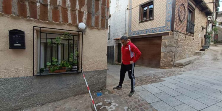 San Esteban de la Sierra crea en el casco urbano una red de bocas de riego para luchar contra los incendios