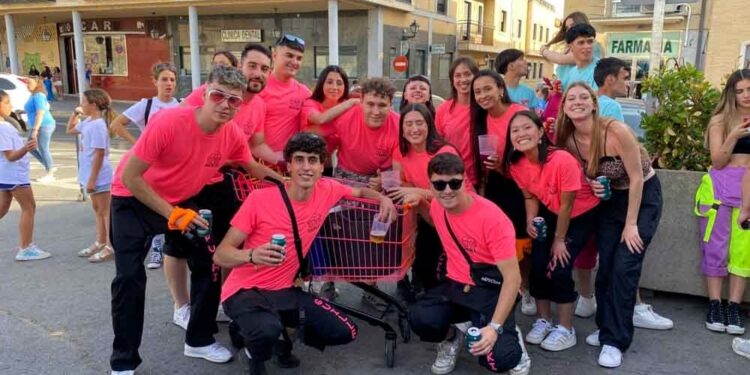 Cabrerizos repartirá 250€ entre las tres peñas que luzcan los mejores disfraces en el desfile festivo