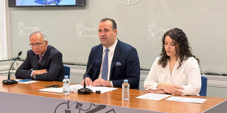 El Área de Cultura y la Fundación Venancio Blanco apuestan por llevar la cultura al mundo rural