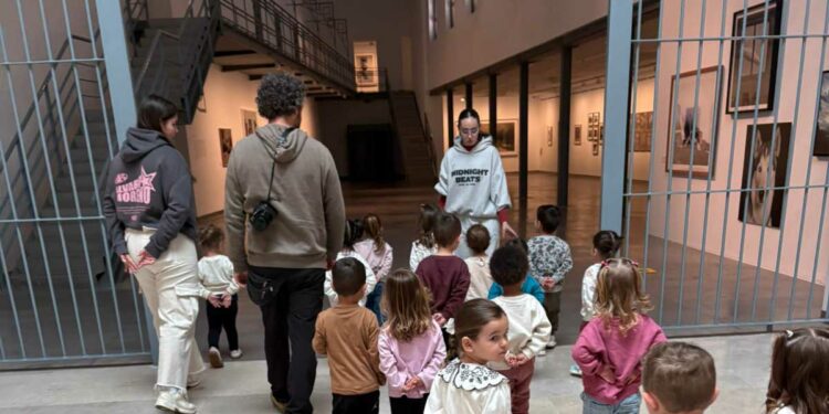 La Escuela Municipal Infantil de Santa Marta participa en el Proyecto Miradas que acerca el arte a los más pequeños