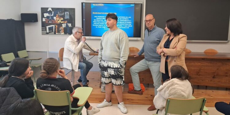 Taller de radio para los alumnos del instituto Calisto y Melibea