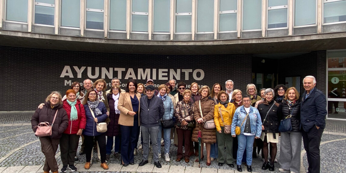 Alumnos de la Universidad de la Experiencia visitan los espacios culturales de Santa Marta de Tormes