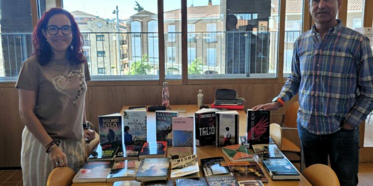 La Biblioteca Municipal de Carbajosa amplía su fondo bibliográfico con 50 nuevos libros