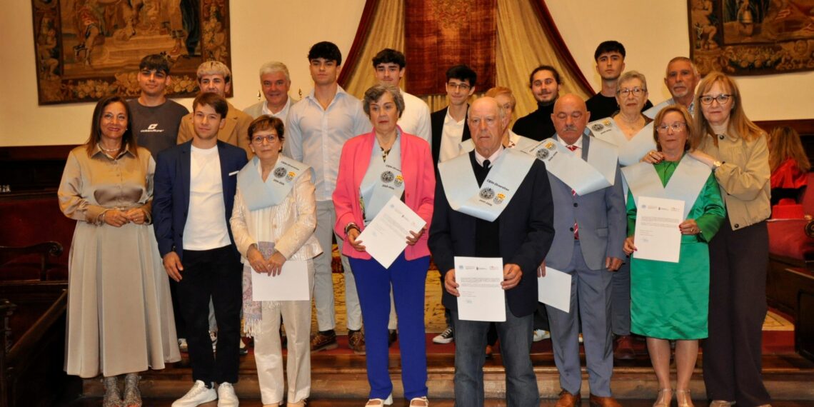 La Universidad acoge la graduación de los mayores de Santa Marta participantes en el proyecto para combatir la soledad no deseada