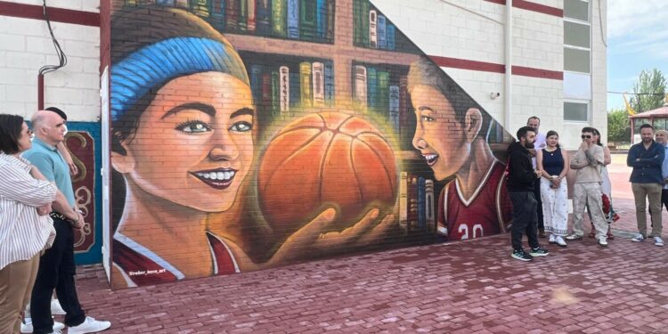 Santa Marta amplía su ‘Ruta de los Murales’ con dos nuevas pinturas dedicadas a tres jóvenes del municipio