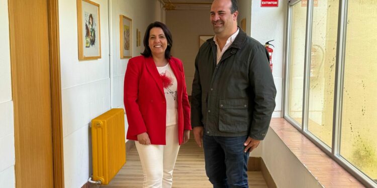 Santa Marta instala tarima en la Escuela Municipal de Música y Danza para mejorar las instalaciones