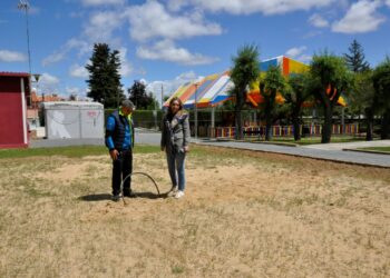 Santa Marta inicia la recuperación de la zona recreativa junto a las piscinas de Valdelagua con la instalación de riego y sombras