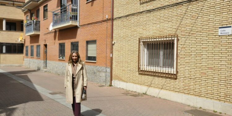 Santa Marta renueva el cableado del alumbrado público de las calles Nueva y Molinero