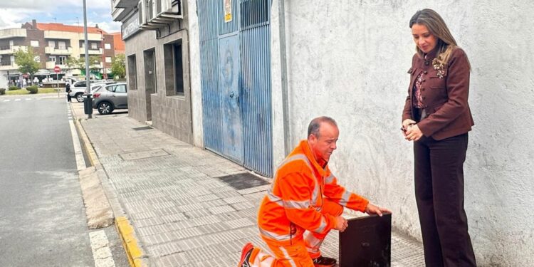 Santa Marta renueva la canalización y el acerado de la calle Villalar